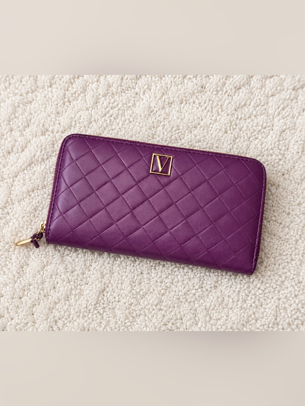 Victoria’s Secret Purple Quilted Zip-Around Wallet (NEW)